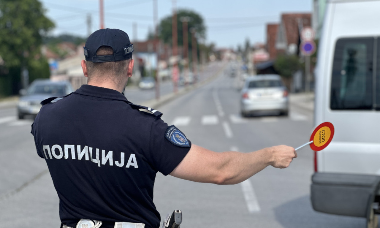 KAD SU VIDELI KOLIKO JE POPIO I POLICAJCI SU ZANEMELI Pijani vozač isključen iz saobraćaja u Priboju