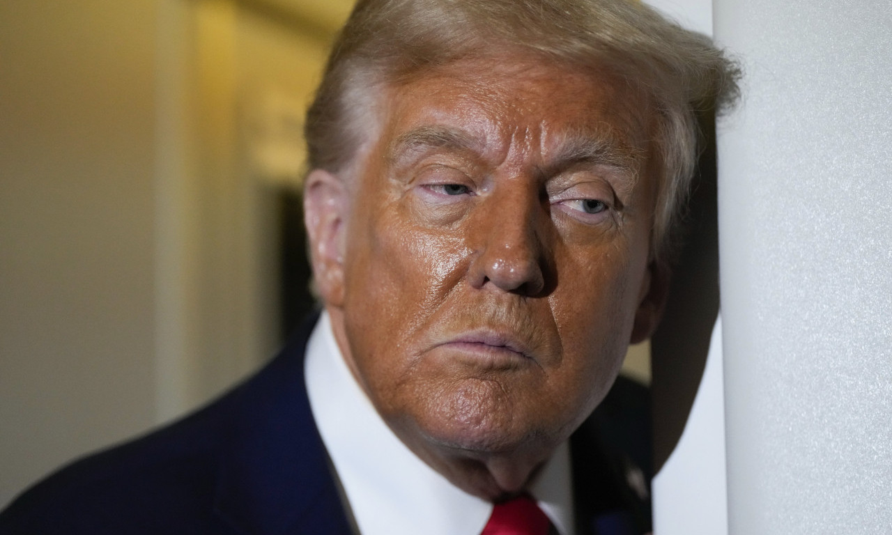 DONALD TRAMP IZLAZI PRED MUSLIMANE SA PLANOM Reći će im šta će sa Gazom!