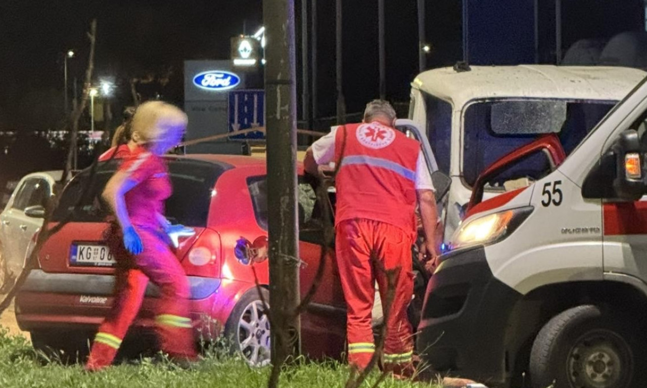 MLADIĆ POGINUO, TROJE TEŠKO POVREĐENO Crni epilog žestoke saobraćajke u Kragujevcu (FOTO)