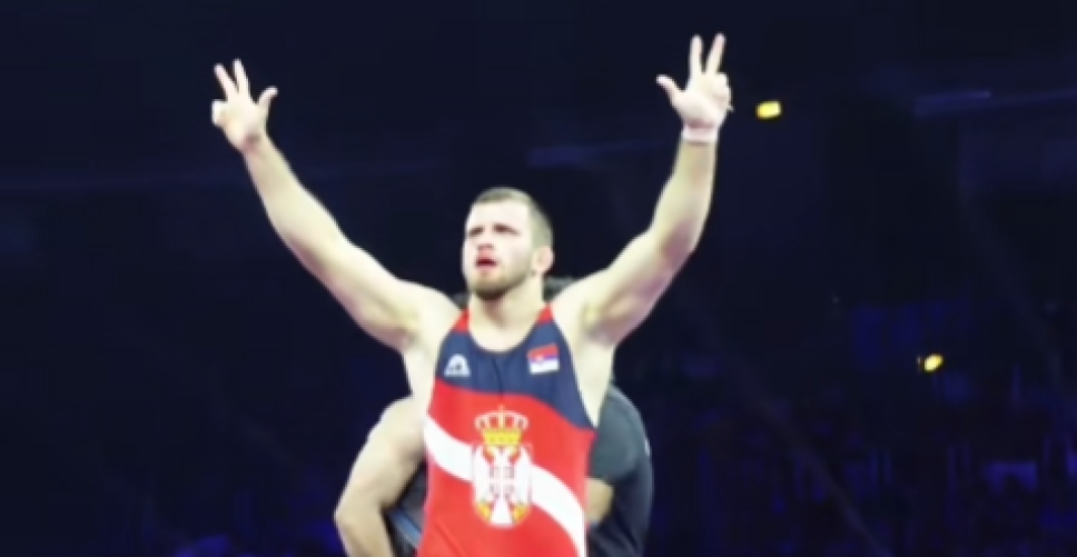 POTPUNO POLUDELI, TRAŽE ROBIJU ZA SRPSKOG RVAČA Hrvati ne mogu da mu oproste zlato i tri prsta (VIDEO)