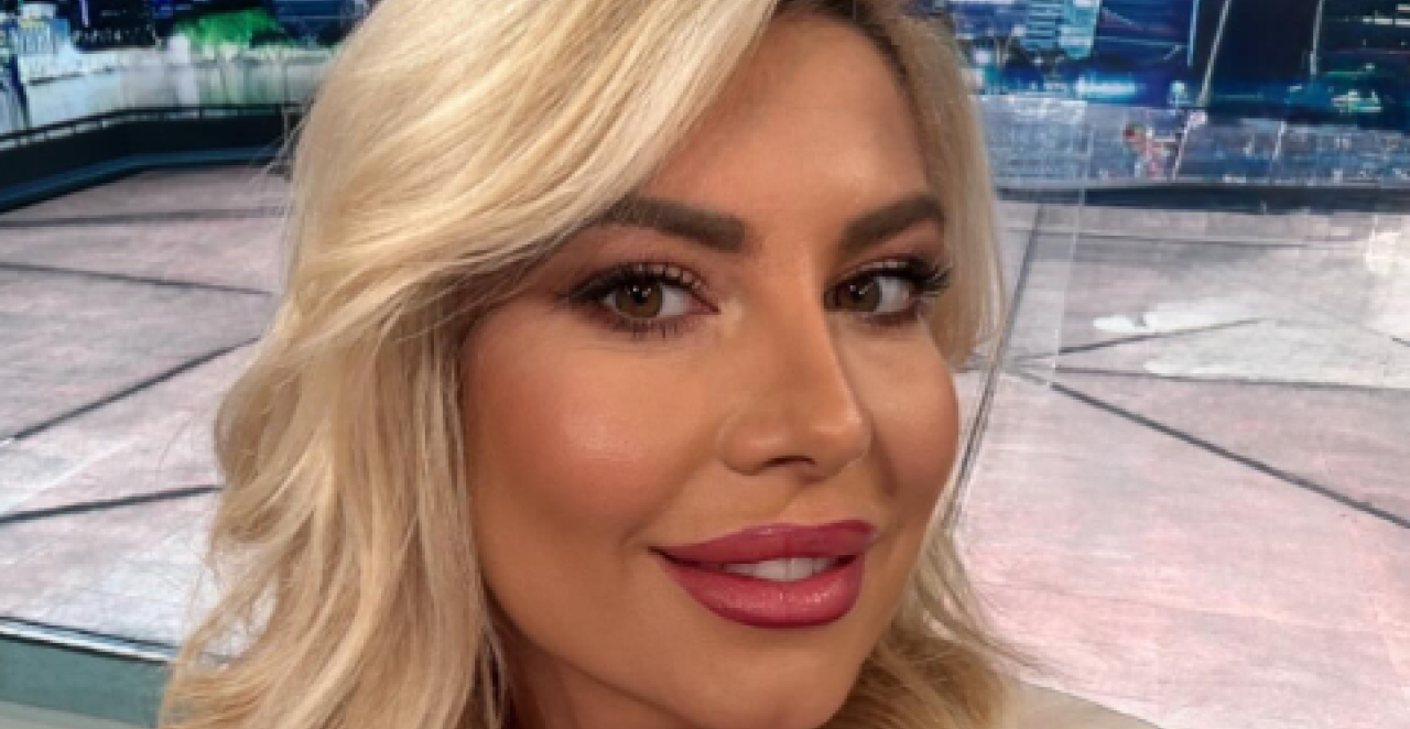 DEA ĐURĐEVIĆ POSLALA MISTERIOZNU PORUKU: "Nemilosrdna sam", pa otkrila istinu o novom dečku!