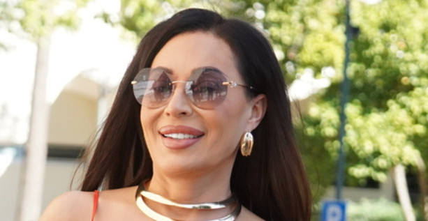 CECA JAČA OD ROBIJA VILIJAMSA I KAJLI MINOG! Evo na kom mestu je njen Jutjub kanal