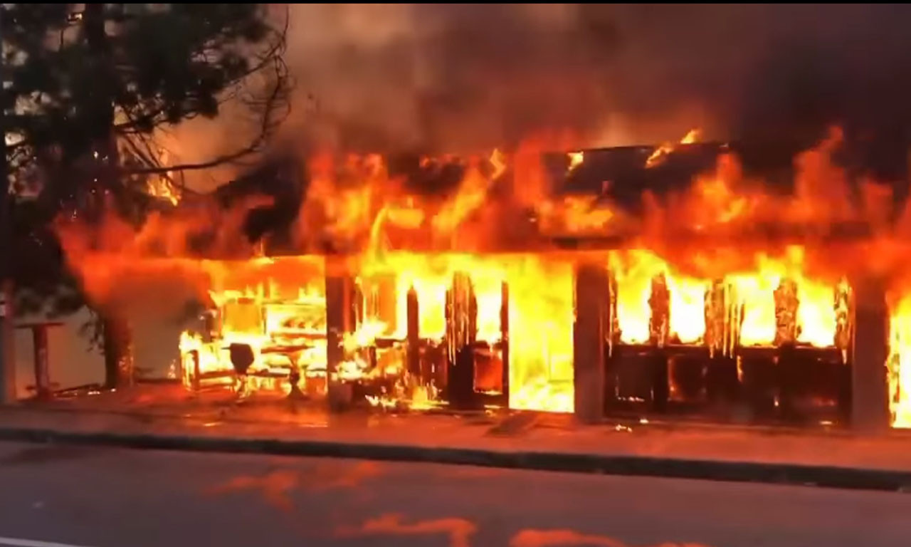 VATRA PROGUTALA ČUVENI RESTORAN KOD ŠAPCA Snimak se širi mrežama, scene su jezive (VIDEO)