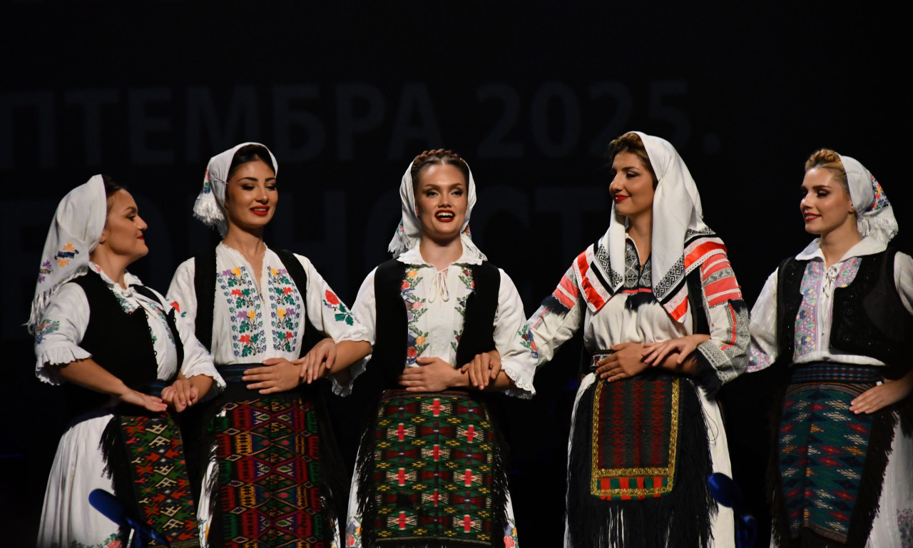 DANI SRPSKE U SRBIJI U Narodnom pozorištu otvorena manifestacija, prisustvovali Macut i Selaković (FOTO)