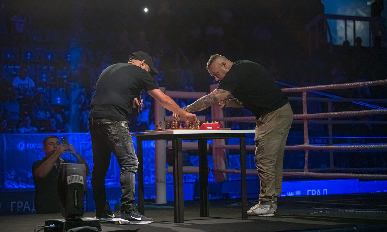 SRBIJA POSTALA ŠAMPION SVETA U ŠAH-BOKSU Zapamtite ime Gabor Horvat!