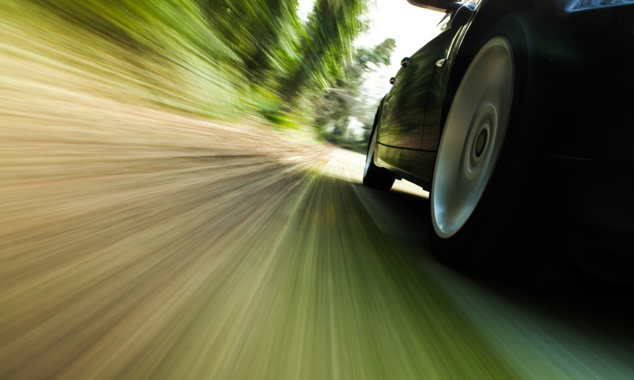 JURIO AUTO-PUTEM PREKO 200 NA SAT! Presretač zaustavio BMW, evo ko je bio u njemu
