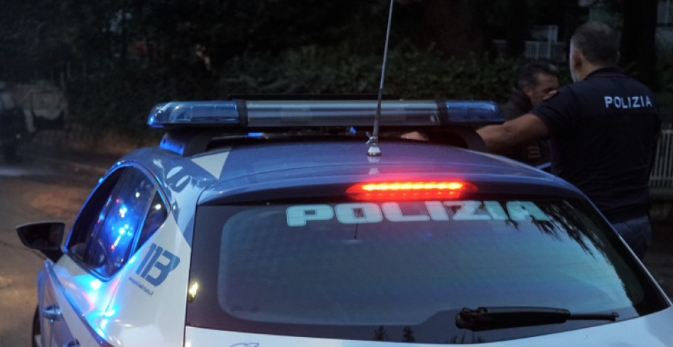 RUMUN NAPAO DEVOJČICU (1) ISPRED PRODAVNICE! Zgrabio je pred roditeljima i povredio, dete jedva spašeno (VIDEO)