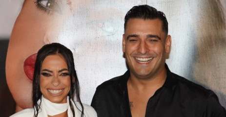 DARKU LAZIĆU ŽENA SEDI U KRILU DOK VOZI AUTOMOBIL Novom fotografijom izazvao haos na mrežama (FOTO)