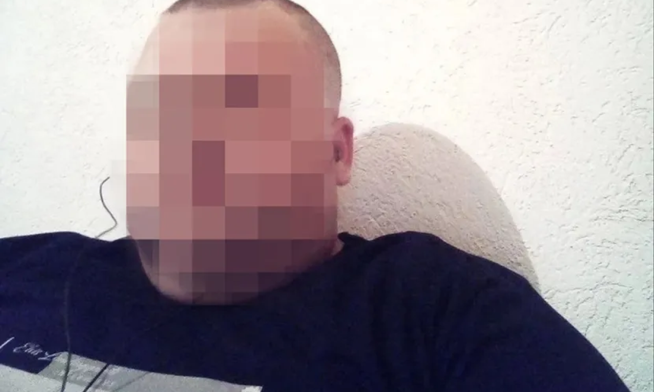 OVO JE OSUMNJIČENI ZA UBISTVO U DESPOTOVCU: Nožem usmrtio babu i dedu zbog para