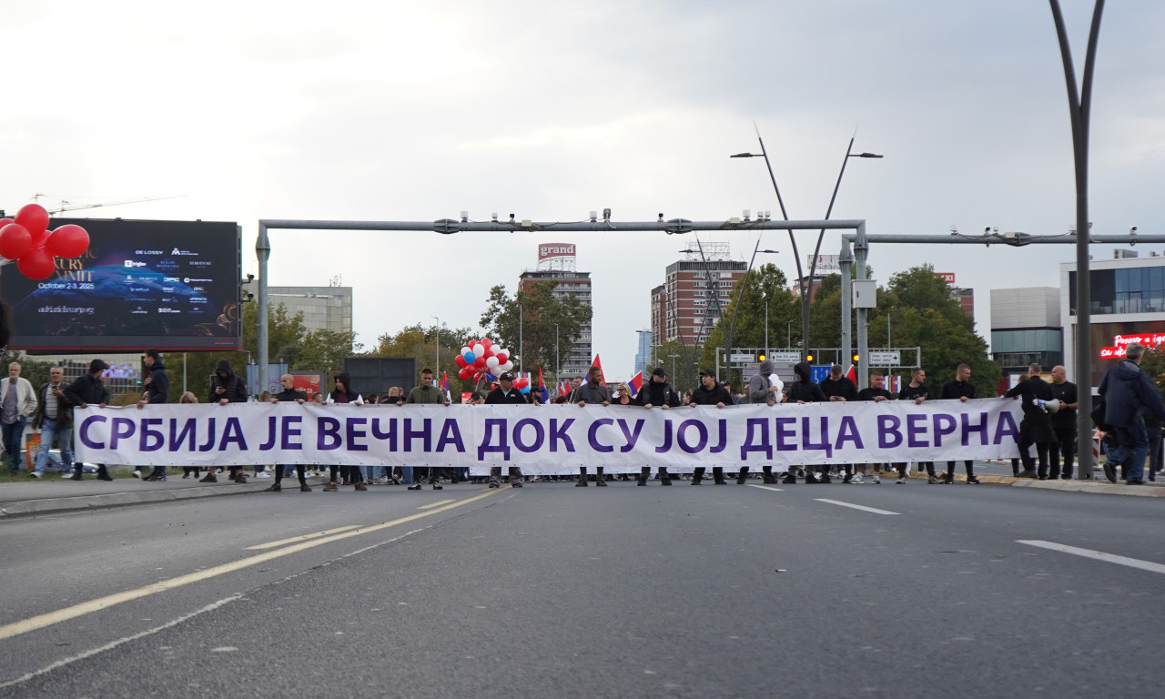 MORE LJUDI I SRPSKE TROBOJKE Širom Srbije okupljanja građana koji se protive blokadama (FOTO/VIDEO)