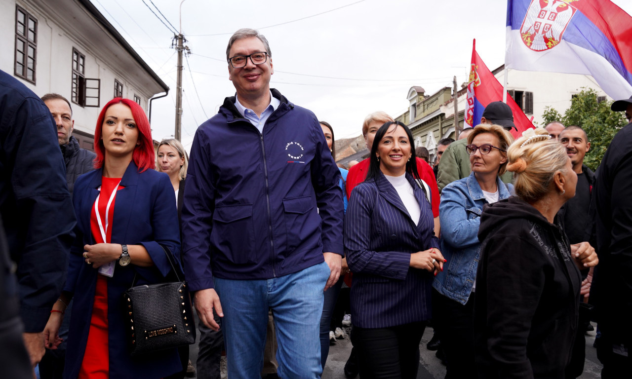 VUČIĆ SA GRAĐANIMA U OBRENOVCU: Energiju da usmerimo ka boljitku Srbije (VIDEO)