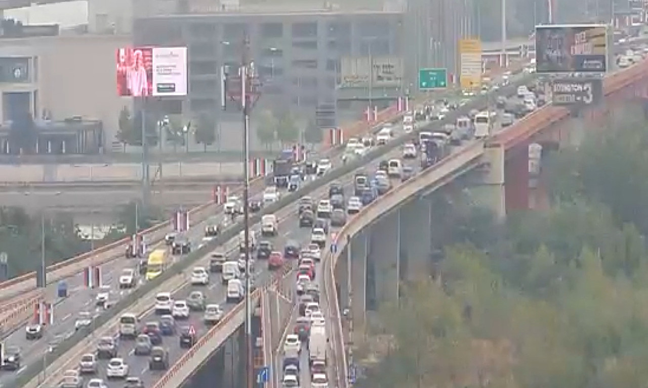 JUTARNJI ŠPIC ZBOG KIŠE Gazela puna, a evo kako je na Brankovom mostu (FOTO)