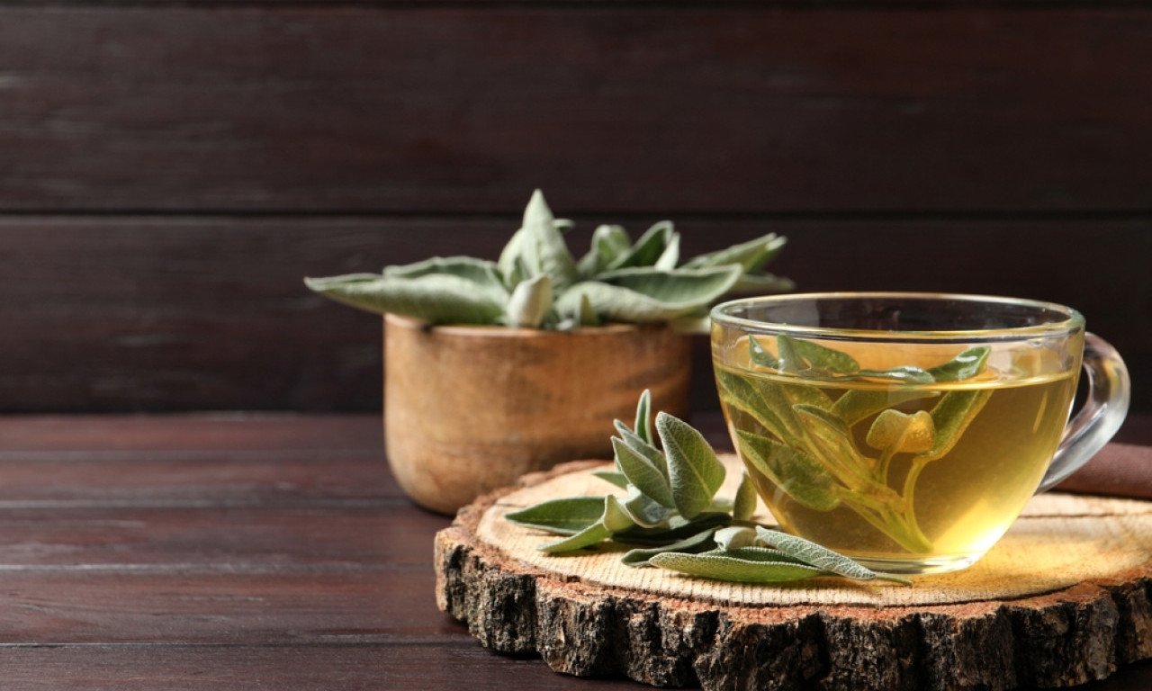 UMESTO KAFE PROBAJTE UJUTRU OVA 4 NAPITKA Za zdrav početak i nove navike!