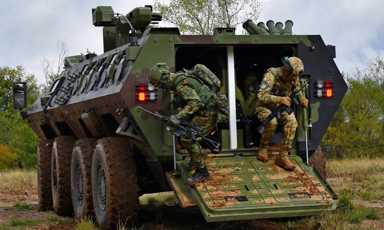 VOJNA VEŽBA "KOMŠIJE 25" Pogledajte kako srpski i mađarski vojnici izvode manvere na Pasuljanskim livadama (FOTO)