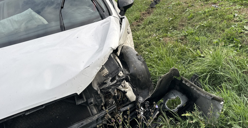 BEBA I RODITELJI TEŠKO POVREĐENI! Vozilo sletelo u duboku provaliju kod Nikšića