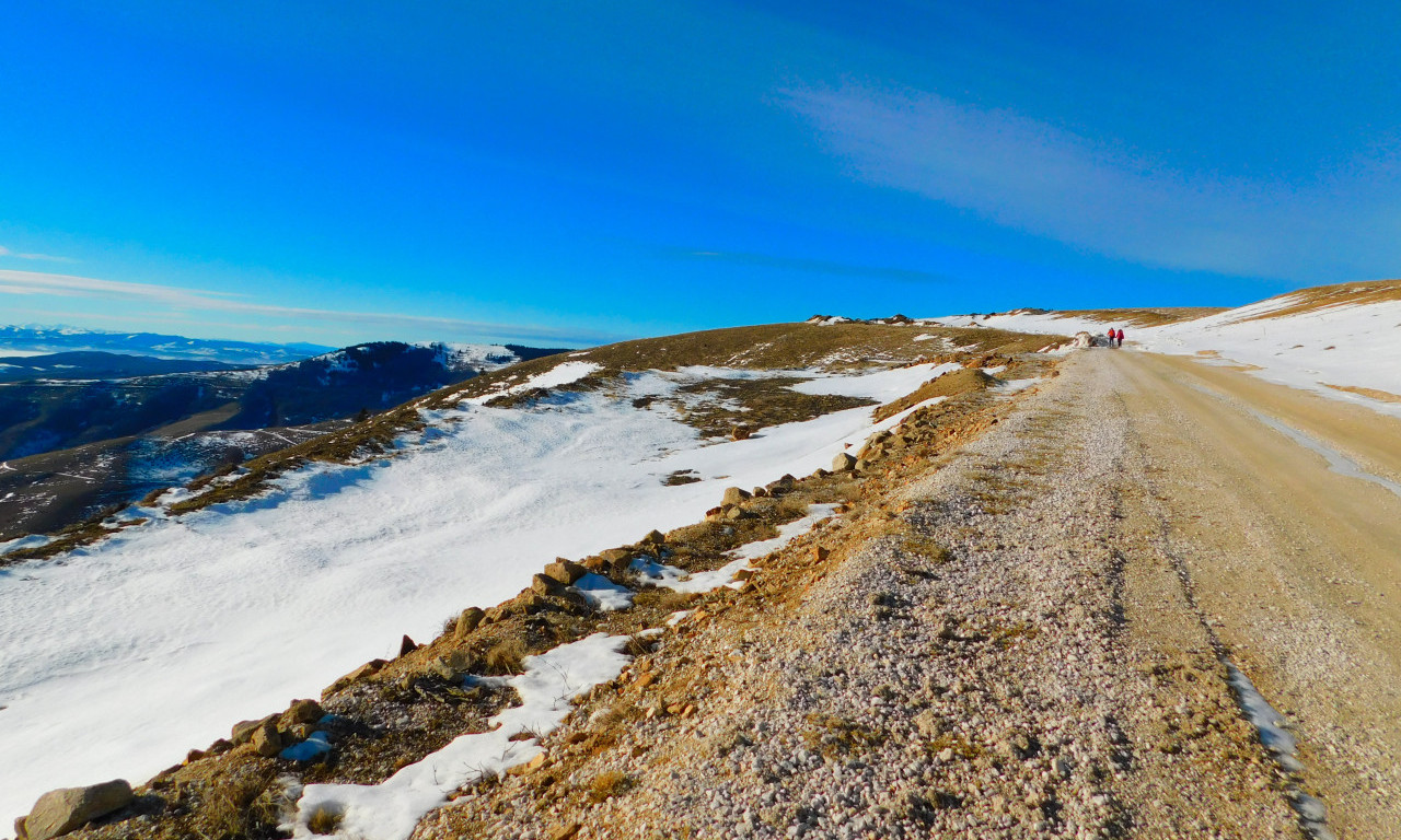 PAO SNEG U SRBIJI! Ovaj kraj se zabeleo, stigla nam je prava zima, pogledajte kako veje (VIDEO)