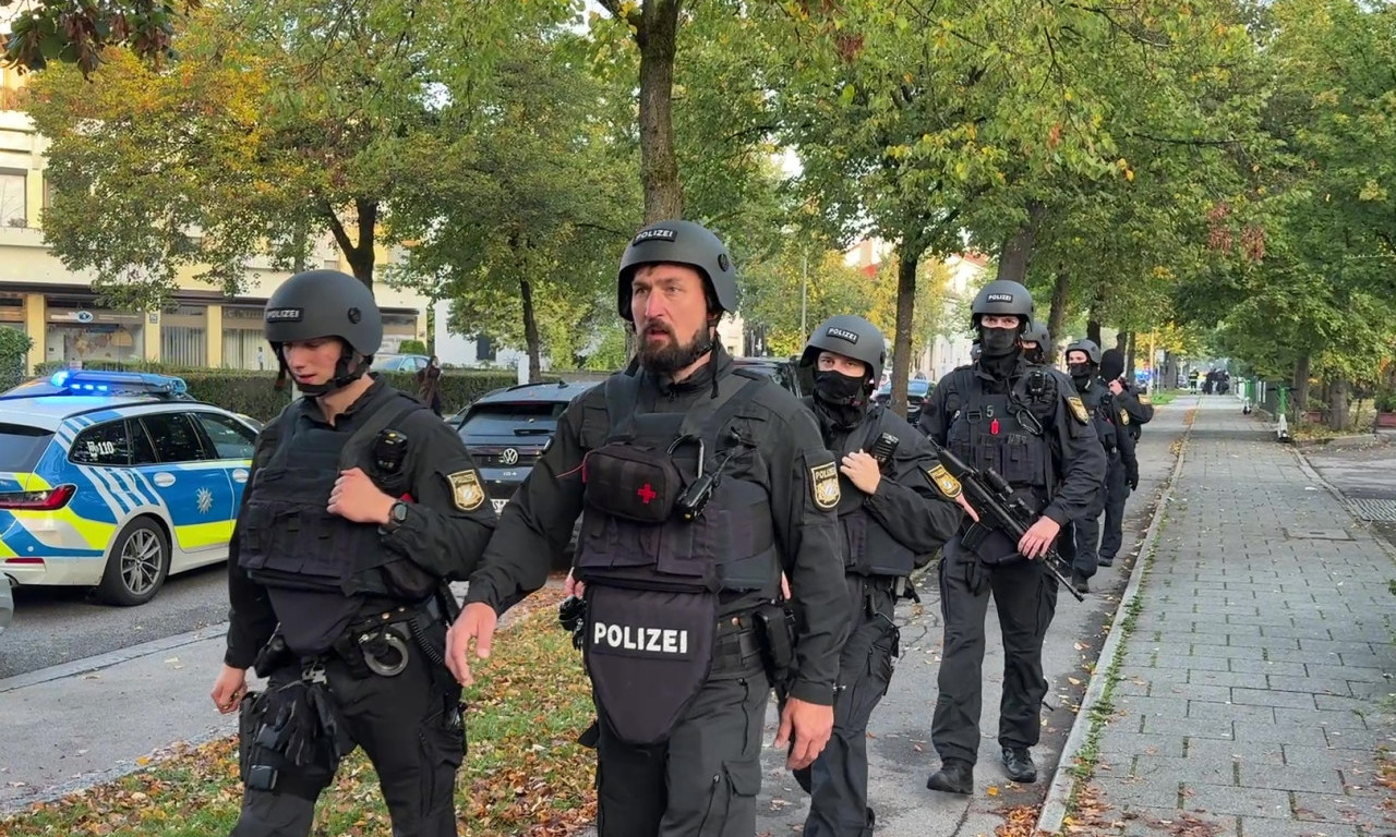 DRAMA U NEMAČKOJ: Evakuišu zgrade zbog sumnjivog paketa  - policija poslala robota za bombe!