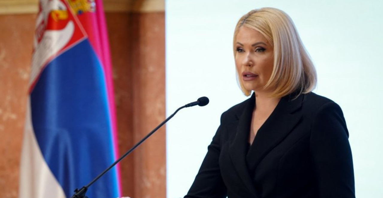 NAPADNUTA SANDRA BOŽIĆ Blokaderka funkcionerku SNS brutalno čupala i grebala po licu!