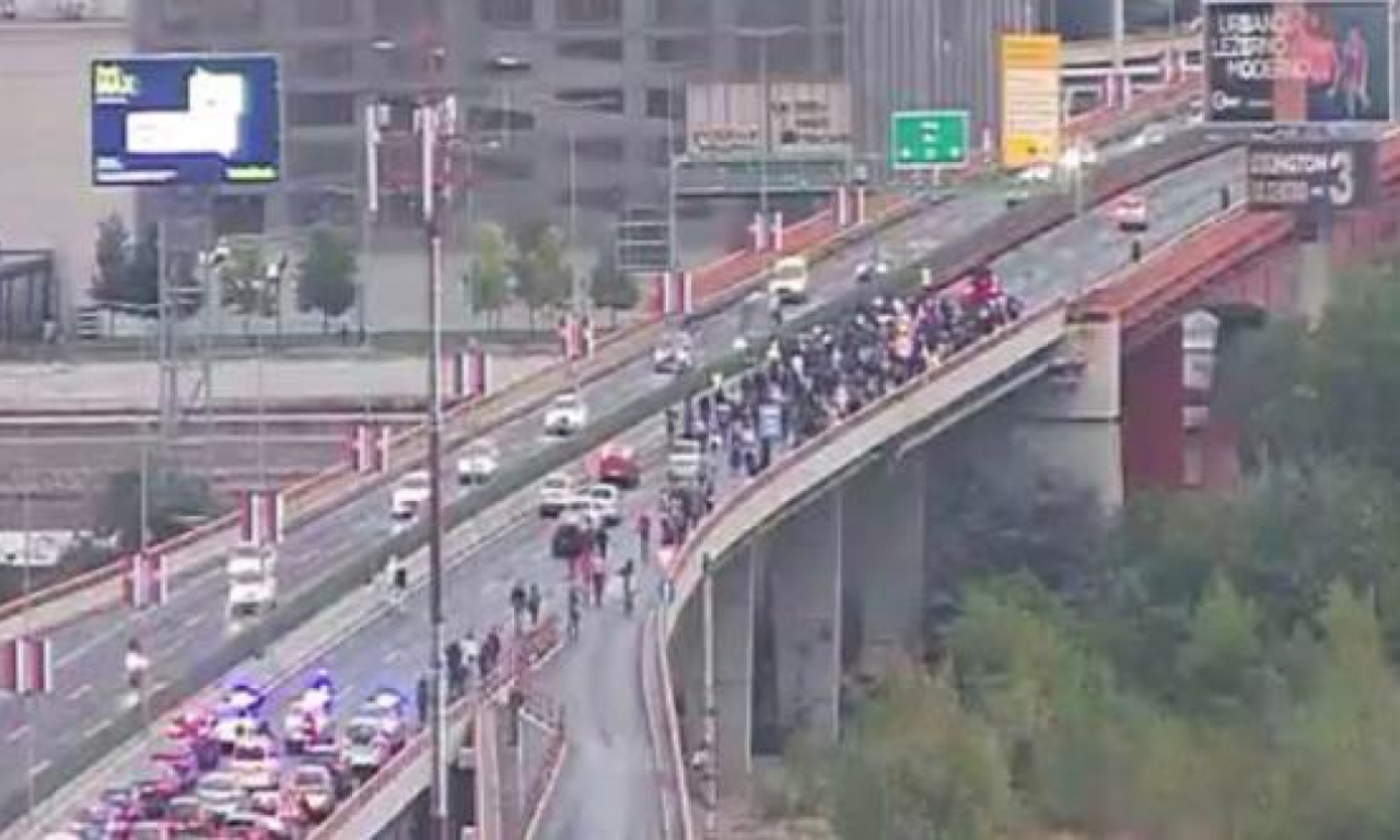 BLOKIRANA GAZELA USRED ŠPICA Grupa studenata u blokadi danas opet u šetnji