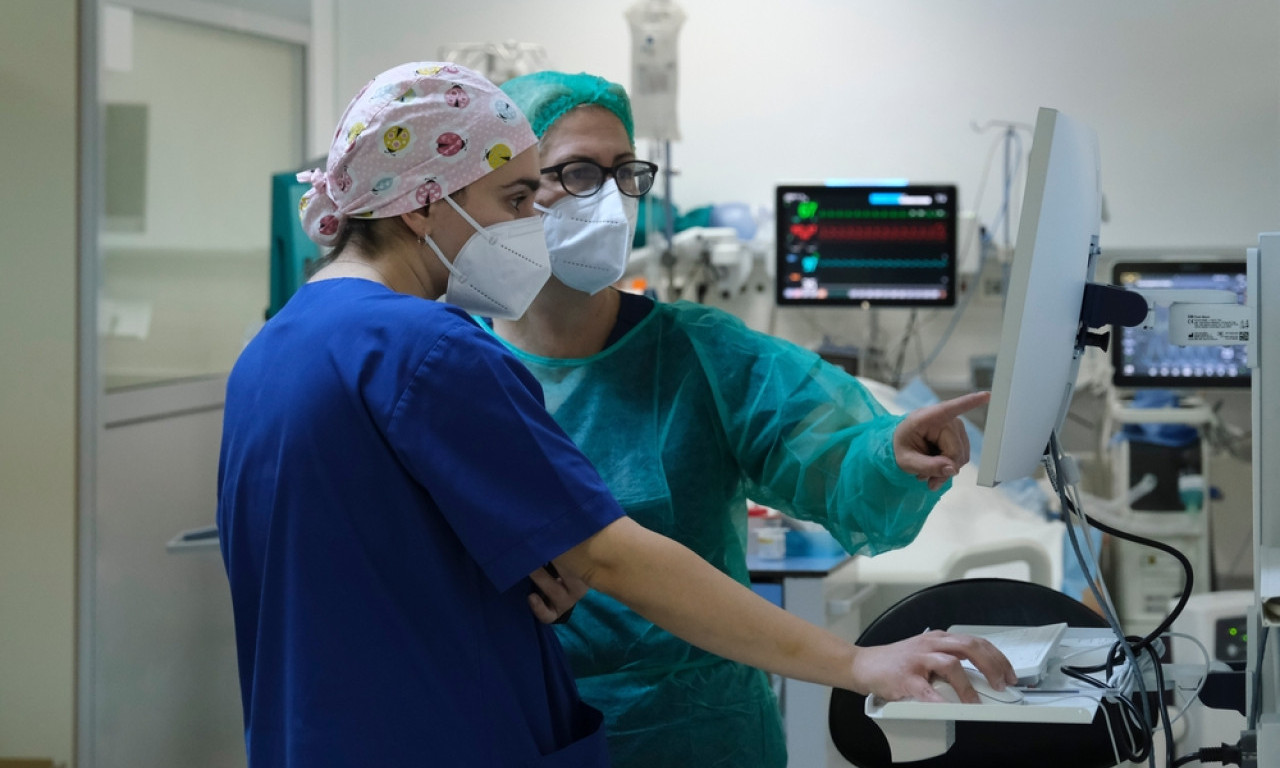 TRUDNICA PREMINULA OD ALERGIJSKOG ŠOKA Evo šta su joj lekari prepisali, borba za život trajala 24 sata