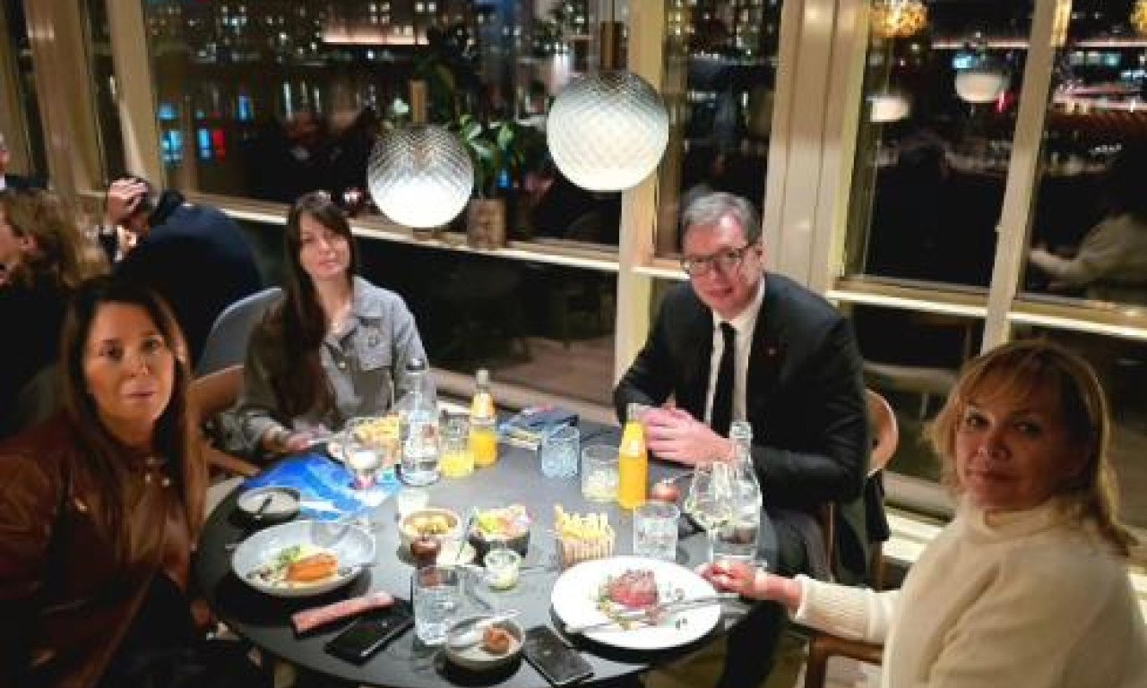 "ZA SUSEDNIM STOLOM HRVATSKA DELEGACIJA, KONOBAR IZ SPLITA, VOJNIK IZ KRALJEVSKOG PROTOKOLA IZ SRBIJE" Vučić objavio sliku sa saradnicama