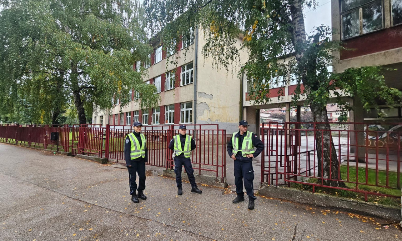 EVO KO JE SLAO DOJAVE O BOMBAMA SRPSKIM ŠKOLAMA Sve stigle sa iste adrese (FOTO+VIDEO)