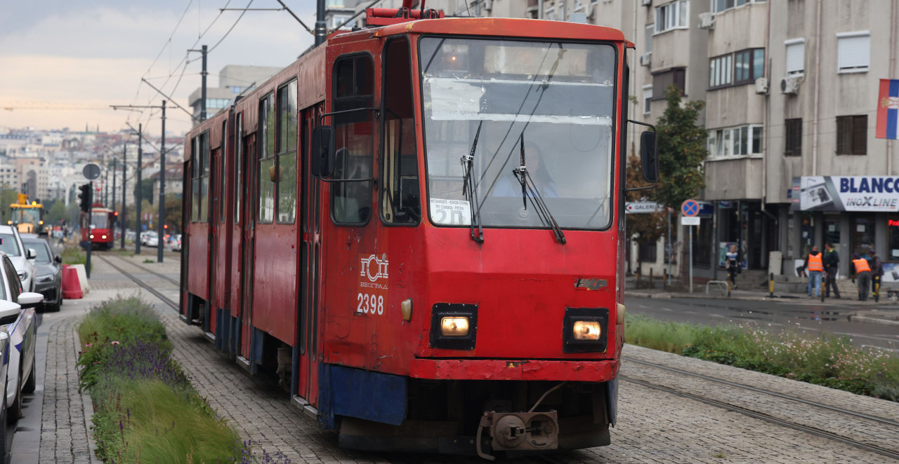 STALI TRAMVAJI - ZASTOJ U BEOGRADU! Ako krećete na posao u ovom pravcu, verovatno ćete kasniti!