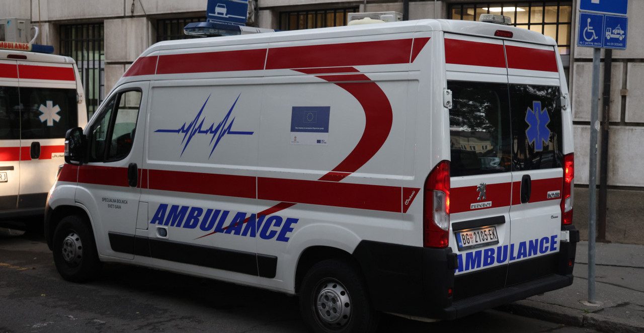 NESREĆA U ZEMUNU Ima povređenih! Usijali se telefoni Hitne