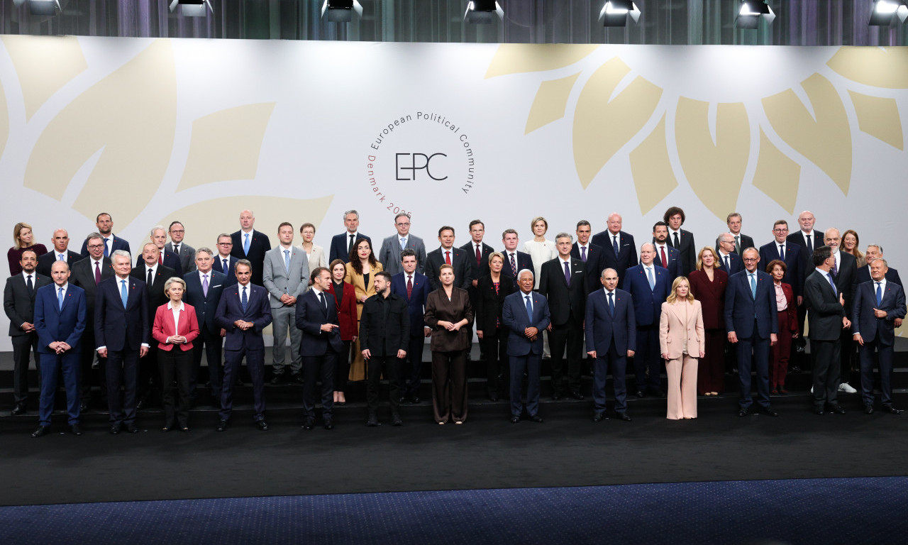 VUČIĆ SA SVETSKIM POLITIČKIM VRHOM U KOPENHAGENU Pogledajte kako provodi dan i o čemu razgovara (FOTO)