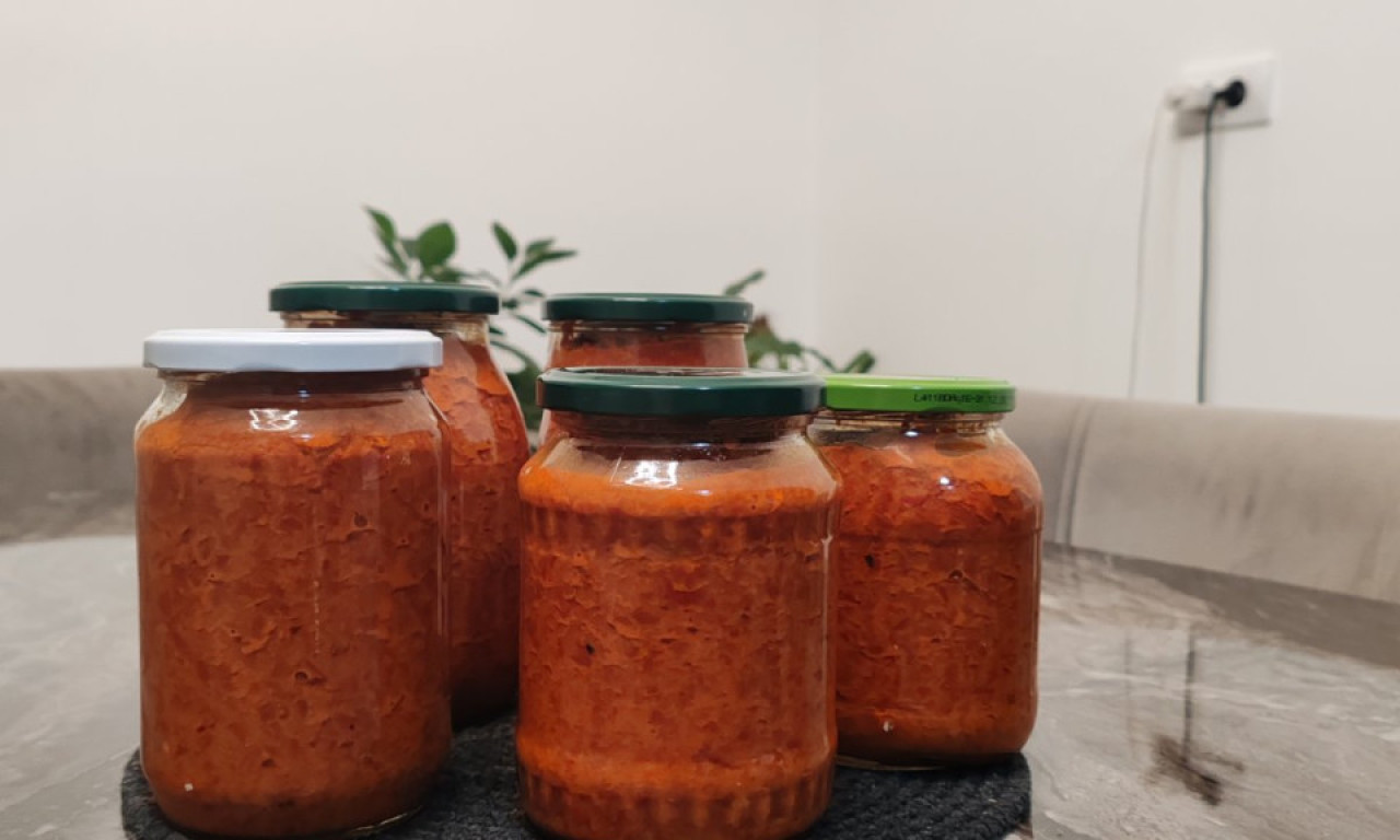 DA LI SME AJVAR U AVION? Ovo su pravila za nošenje domaćih proizvoda