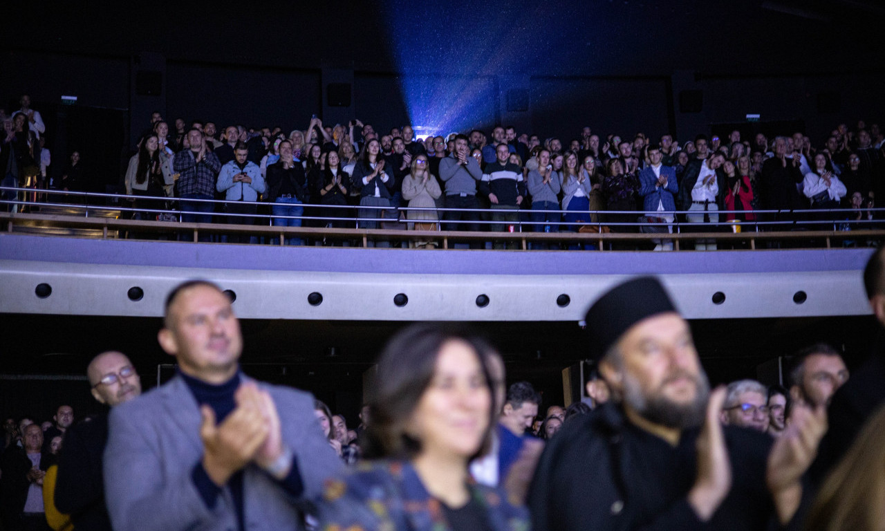 PREMIJERA FILMA "SVI ZA KOSMET, MA GDE BILI" Suze, emocije i zavet u prepunoj Mts dvorani (FOTO)