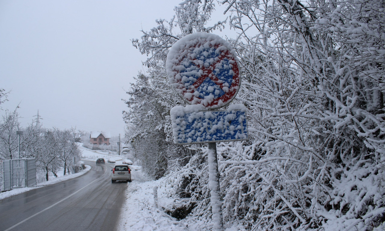 SNEG I POLEDICA NARAVILI HAOS U OVOM DELU SRBIJE! Putevi neočišćeni, vozačima se savetuje oprez (FOTO/VIDEO)