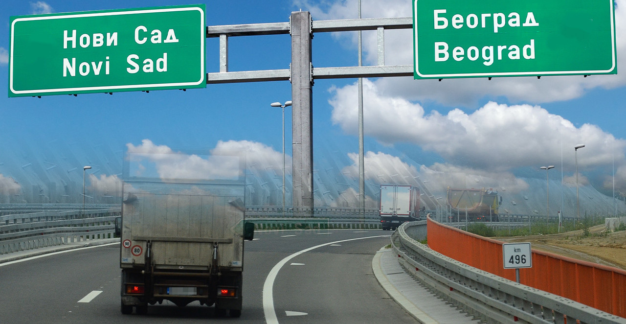 POŽAR SMANJUJE VIDLJIVOST NA AUTO-PUTU: Apel vozačima na oprez - evo gde je izbio