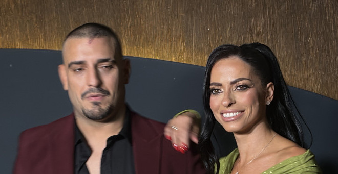 ŽENU DARKA LAZIĆA NAZVALI BULJAVOM, ONA OBJAVILA SNIMAK IZ KUĆE: Kaća brutalno uzvratila pevaču, evo šta mu je uradila