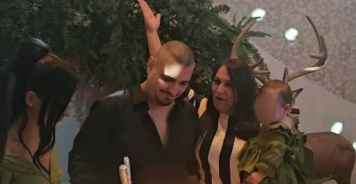 DARKO LAZIĆ PLAKAO NA ĆERKINOM ROĐENDANU Majka mu poručila pesmu, ovi stihovi su ga doveli do suza