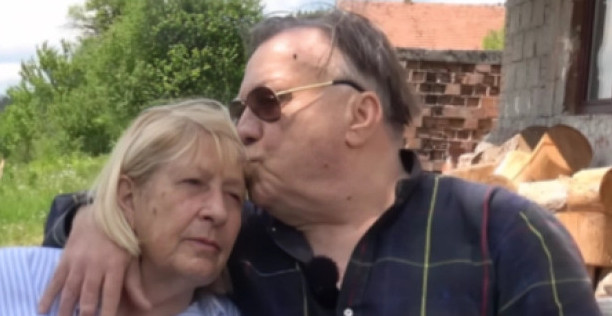 SUPRUGA HALIDA BEŠLIĆA PRVI PUT U JAVNOSTI POSLE SMRTI PEVAČA: Sejda bleda i iscrpljena na dan njegovog rođendana