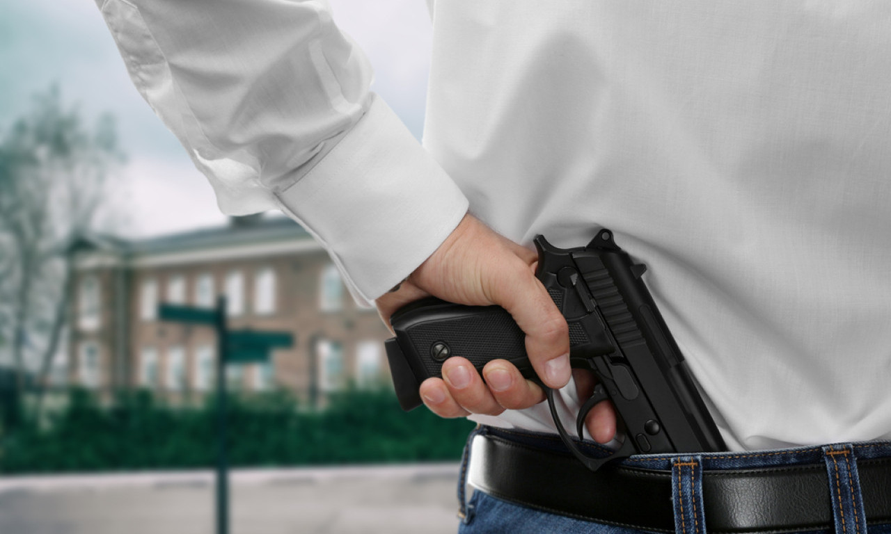 POJAVIO SE SNIMAK SAČEKUŠE U KUMANOVU Ovako je ranjen poznati lekar dok se vozio u svom automobilu (VIDEO)