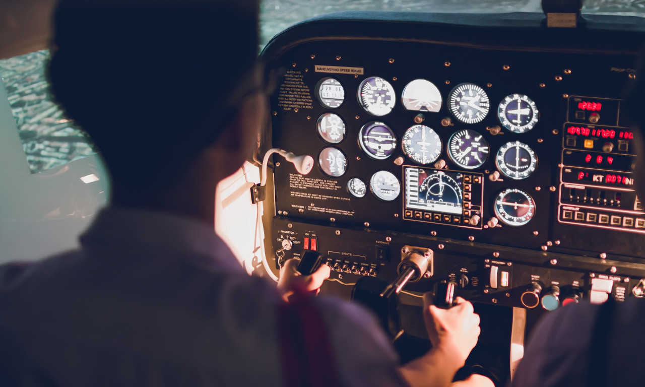 PILOTI I STJUARDESE U SRBIJI POD STROGIM ALKO-TESTOVIMA Od 1. januara velike promene u avijaciji