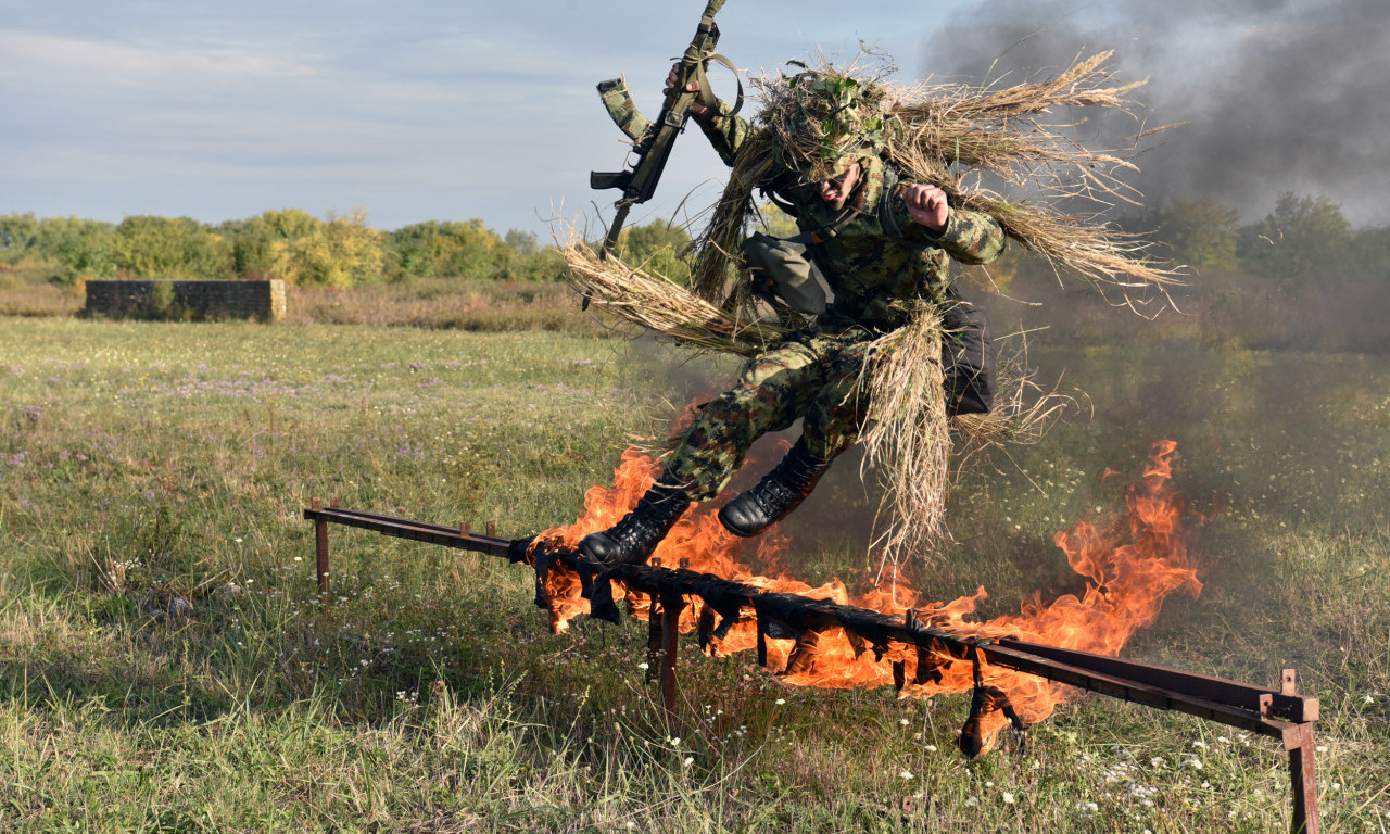 DOBROVOLJCI USPEŠNO PROŠLI PRVU PROVERU OSNOVNE OBUKE Pogledajte najmlađe pripadnike Vojske Srbije u akciji (FOTO)