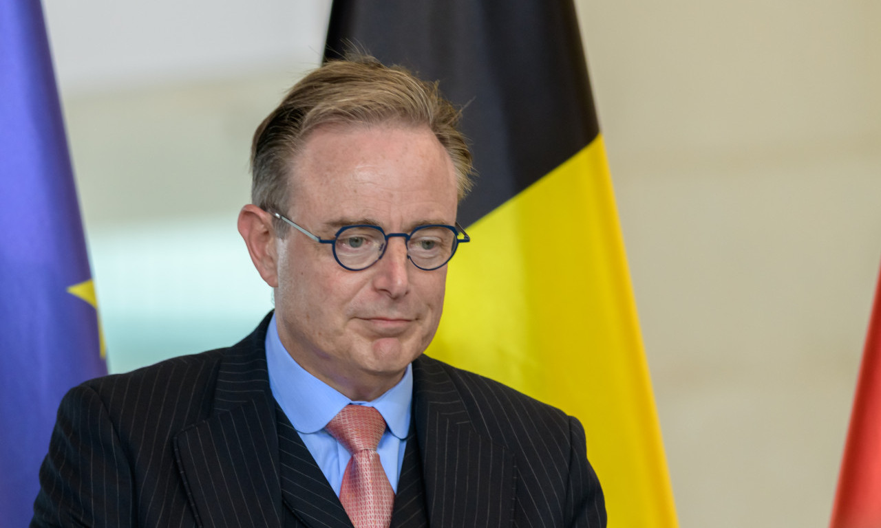 PREMIJERA BELGIJE PLANIRALI DA UBIJU DRONOM Uhapšeni tinejdžeri zbog terorizma, evo šta su spremali i ko su osumnjičeni