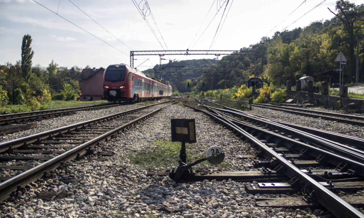 VOZ USMRTIO ČOVEKA U BARAJEVU Detalji tragedije na pruzi, policija ne isključuje mogućnost da se ovo dogodilo