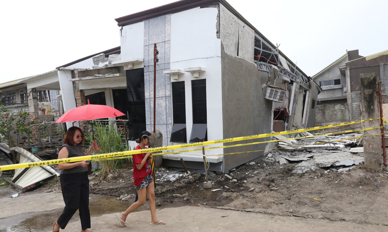 RAZORAN ZEMLJOTRES POGODIO FILIPINE: Pogledajte kako se treslo, izdato upozorenje na cunami (VIDEO)