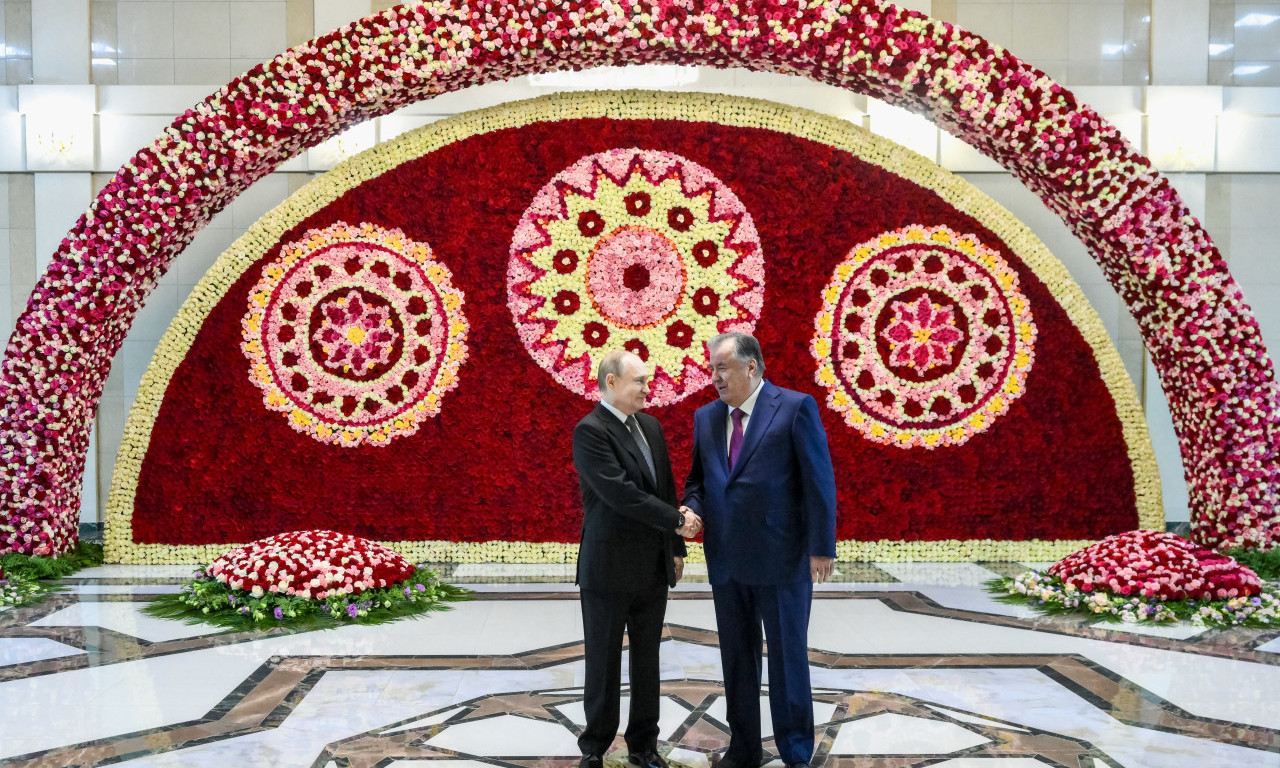 PIRAMIDE OD VOĆA, DVORIŠTE PALATE KAO IZ BAJKE Pogledajte neverovatan doček Putina u Dušanbeu o kom bruji svet (VIDEO)