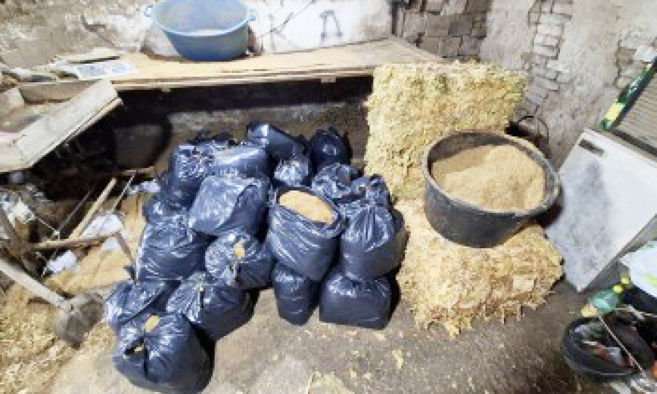 PALI ŠVERCERI IZ KOVINA! Pogledajte 5 tona duvana na gomili! Država oštećena za više od 43 miliona! (FOTO)