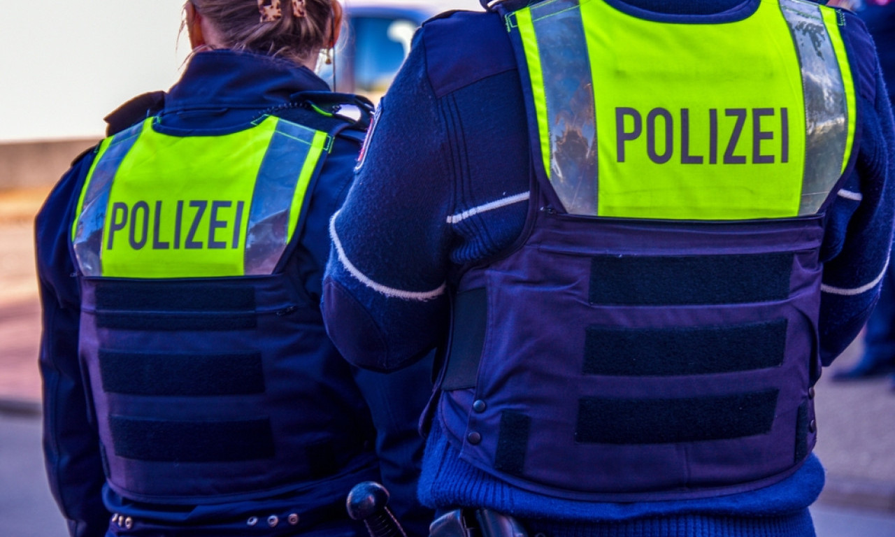 RACIJA U DOJČE BANCI! Policija upala u sedište, sumnja se na pranje novca
