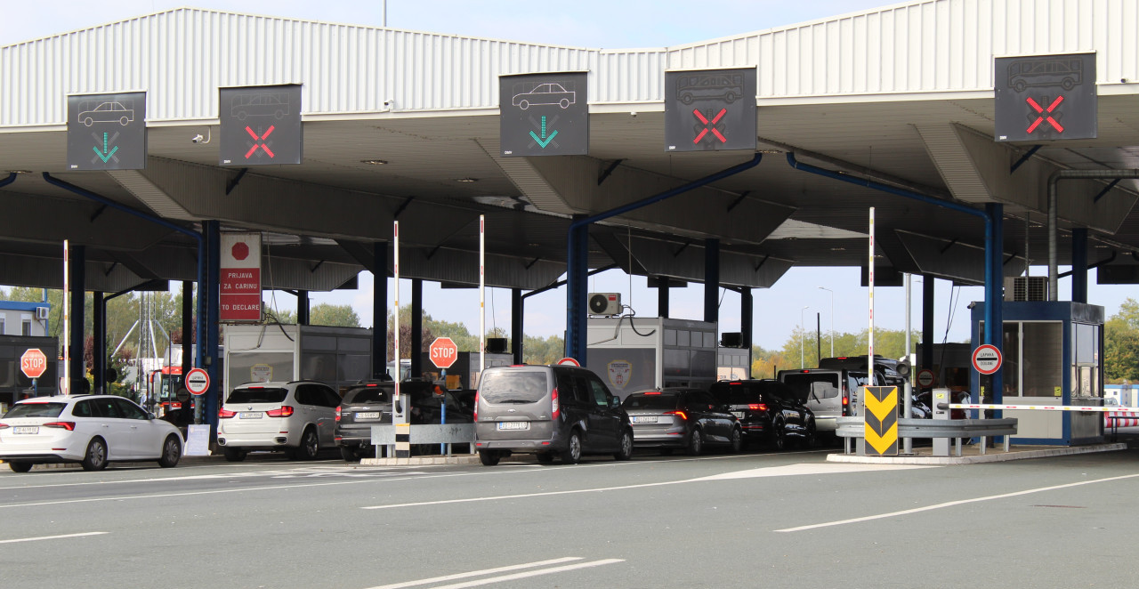 AMSS: Bez zadržavanja na rampama auto-puteva i na graničnim prelazima za putnička vozila