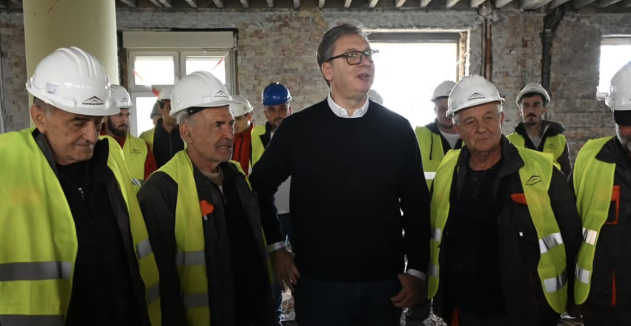 VUČIĆ OBILAZI RADOVE NA PORODILIŠTU U VIŠEGRADSKOJ "Ulažemo 40 miliona evra - da se majke i bebe osećaju sigurno" VIDEO
