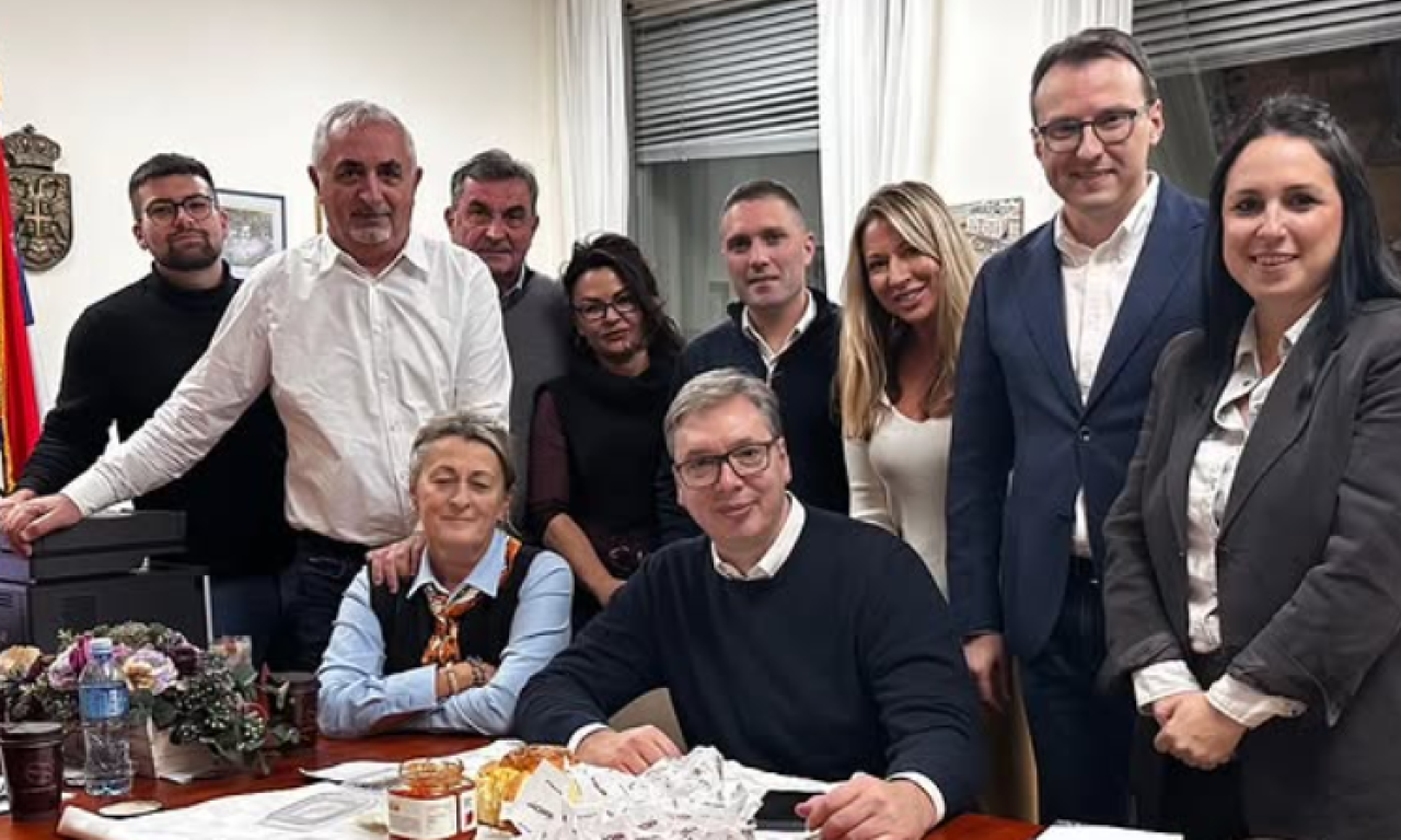 JOŠ JEDNA POBEDA Predsednik Vučić čestitao Srpskoj listi i Kancelariji za Kosovo i Metohiju (FOTO)