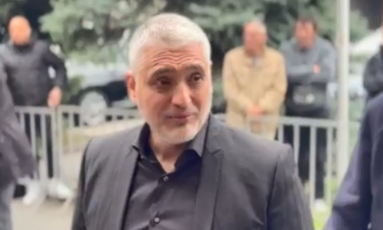 OTKRIVEN RAZLOG ZAŠTO JE ČEDA JOVANOVIĆ ZADRŽAN NA GRANICI: Krenuo na Halidovu sahranu, evo gde je zapelo