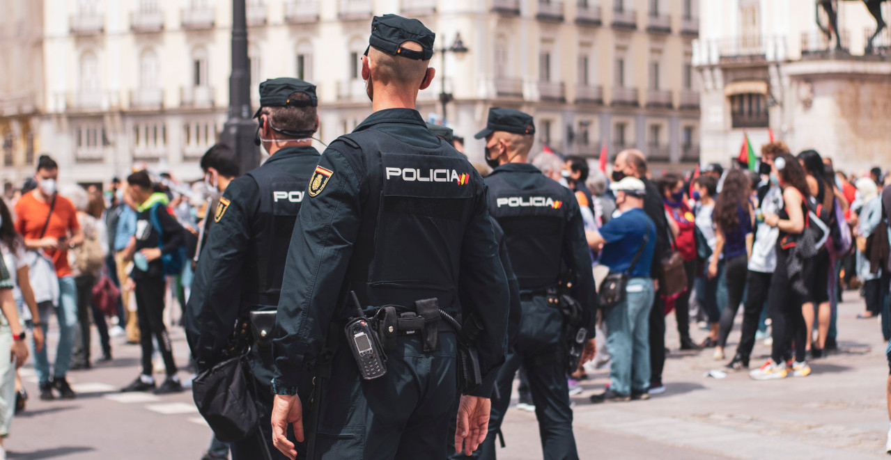 MECIMA I PENDRECIMA NA GRAĐANE! SNIMCI BRUTALNIH OBRAČUNA Ovako policija razbija demonstracije na Majorci (VIDEO)